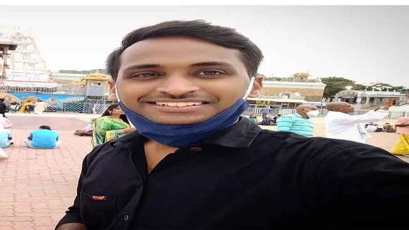 गोंडा: पत्नी की प्रताड़ना से परेशान डॉक्टर ने फंदे से लटककर दे दी जान, सुसाइड नोट में लिखा- जब से पत्नी...