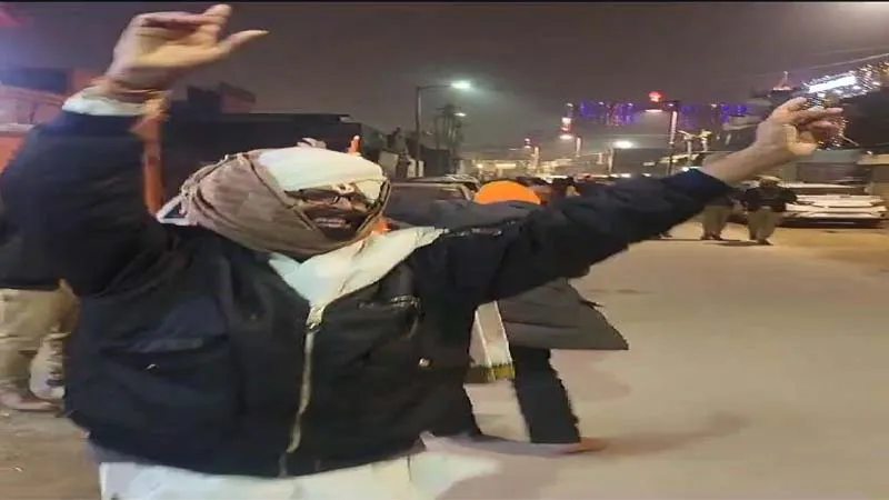 VIDEO...तो फक्कड़ साधु के भेष में अयोध्या पहुंचे थे सिने स्टार अक्षय कुमार, जानिये कितना सच-कितना झूठ?