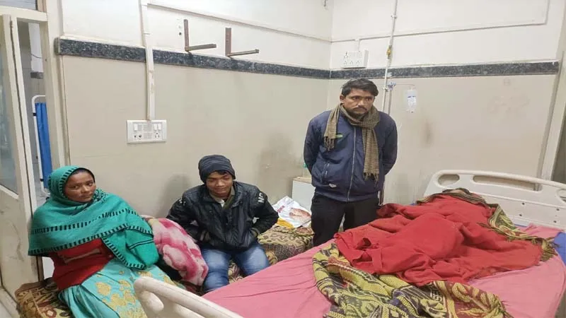 बहराइच: भाई की जांबाजी से बची बहन की जान, कुत्ते के झुंड को डंडा मारकर लाडली बहन को बचाया