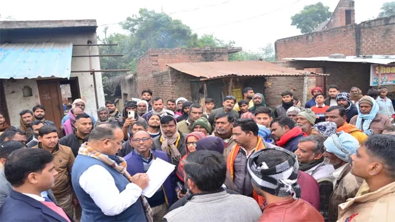 रायबरेली: उद्यान मंत्री ने बच्चों के साथ किया नवीन संपर्क मार्ग का शिलान्यास, जनता की सुनीं समस्याएं