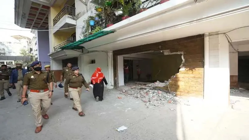 लखनऊ: FI टावर के आवंटियों की याचिकाएं खारिज, चलेगा बुलडोजर