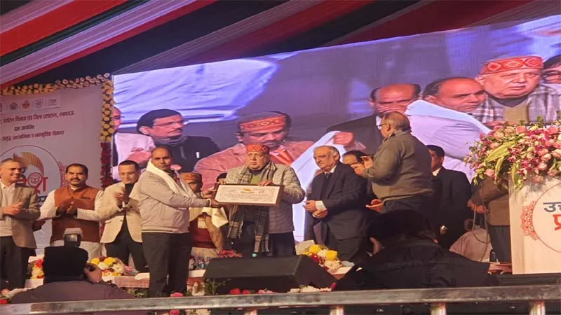 बाराबंकी: विषमुक्त सब्जियों का किया उत्पादन तो प्रगतिशील कृषक को कृषि मंत्री से मिला सम्मान