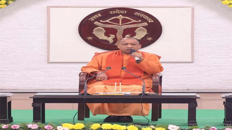 अब पराली और गोबर बनेगा किसानों की अतिरिक्त आय का जरिया: सीएम योगी