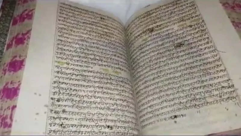 Guru Govind Singh Jayanti 2024: लखनऊ के इस गुरुद्वारे को दसवें गुरु ने भेजा था हस्तलिखित हुकुमनामा 