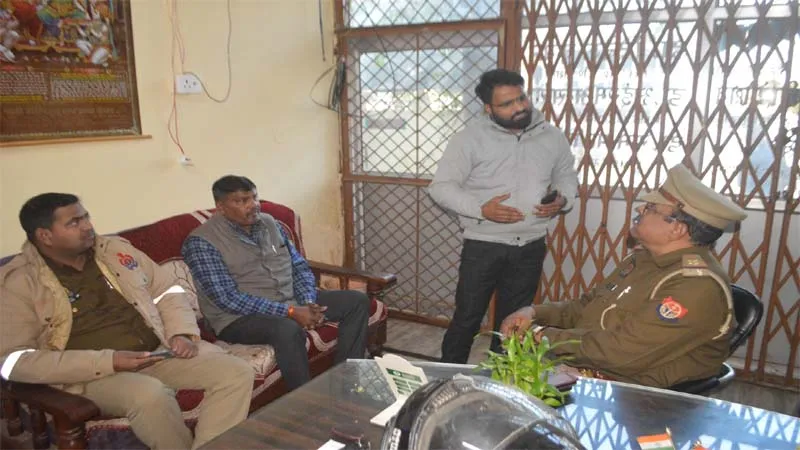 हरदोई: नर्सिंग होम में इलाज के दौरान नवजात की मौत के बाद हंगामा, पुलिस पहुंची तो शुरू हुआ 'ऑपरेशन मैनेज'!