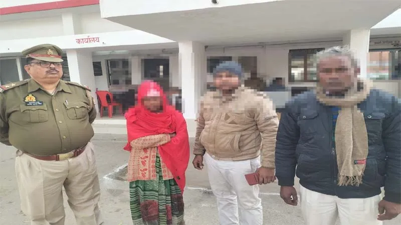 बाराबंकी: 15 साल पहले परिवार से बिछड़ी मां को पुलिस ने बेटे से मिलाया