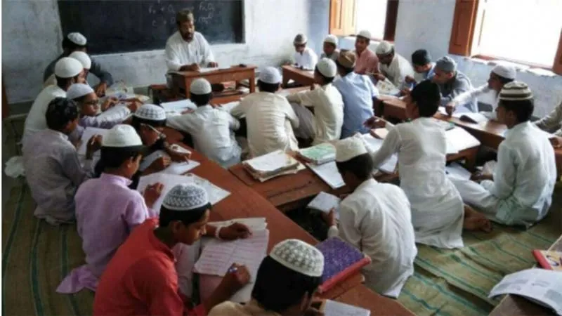 मदरसा बोर्ड की परीक्षा: डिवाइस के सहारे सुरक्षित रखना होगा परीक्षा केंद्रों का डाटा, हर केंद्र पर लगेगा CCTV कैमरा, निर्देश जारी