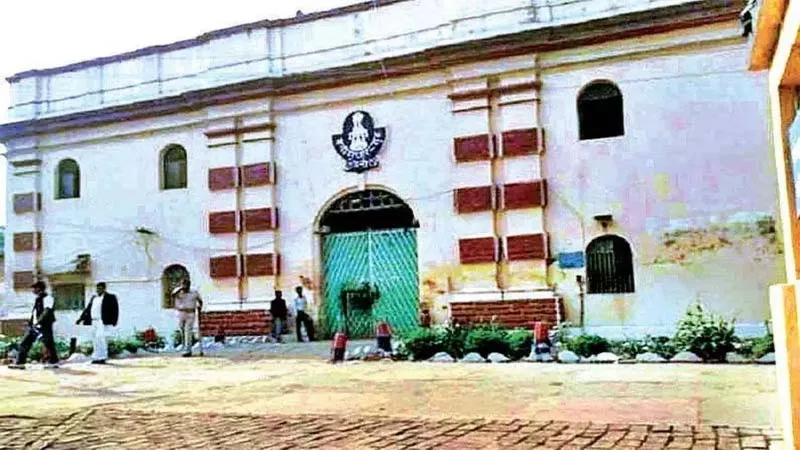 प्रयागराज: श्रमजीवी विस्फोट मामले में फांसी की सजा पाए दोनों आतंकी भेजे गए नैनी सेंट्रल जेल, सदमे में नहीं खाया खाना