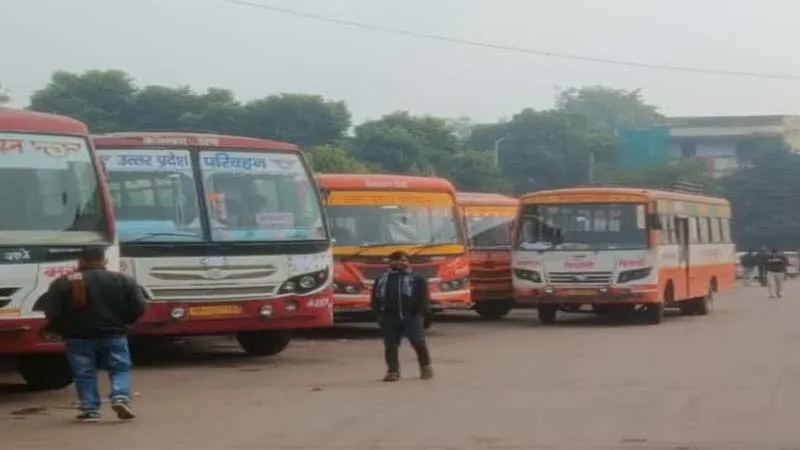 मीरजापुर में भी दिखा हड़ताल का असर, रोडवेज बस चालकों ने की strike, यात्री हुए परेशान