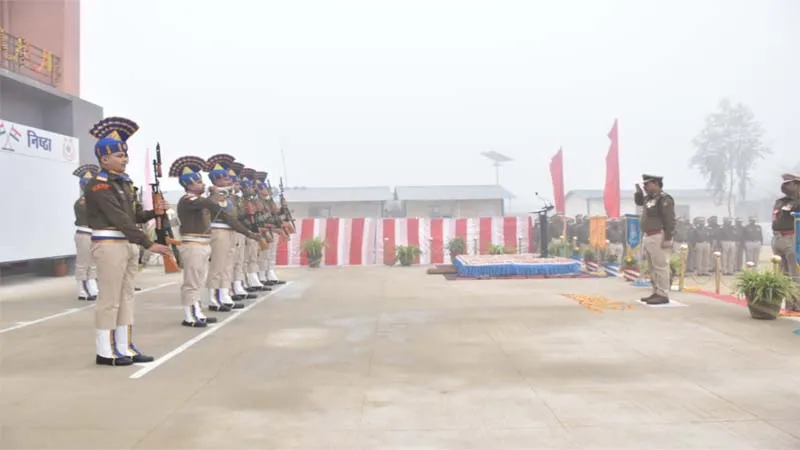 अयोध्या: सीआरपीएफ ने पहली बार स्थाई शिविर में मनाया गणतंत्र दिवस, कमांडेंट ने ली सलामी