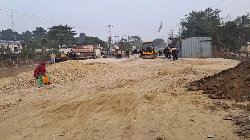 सुलतानपुर: गोपालदास पुल पर पैदल आवागमन शुरू, कल से फार्राटा भरेंगे वाहन, शहरवासियों को जल्द मिलेगी जाम से मुक्ति