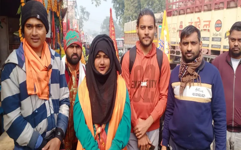 रामलला के दर्शन को आतुर 'रामभक्त' मुस्लिम बेटी 36 दिन बाद पहुंची रायबरेली, हुआ जोरदार स्वागत