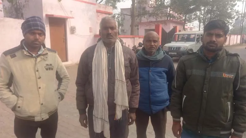 बहराइच: बेटी को ठंड में स्नान करने से किया मना तो महिला ने लगा लिया फंदा, पहले भी कर चुकी थी आत्महत्या का प्रयास