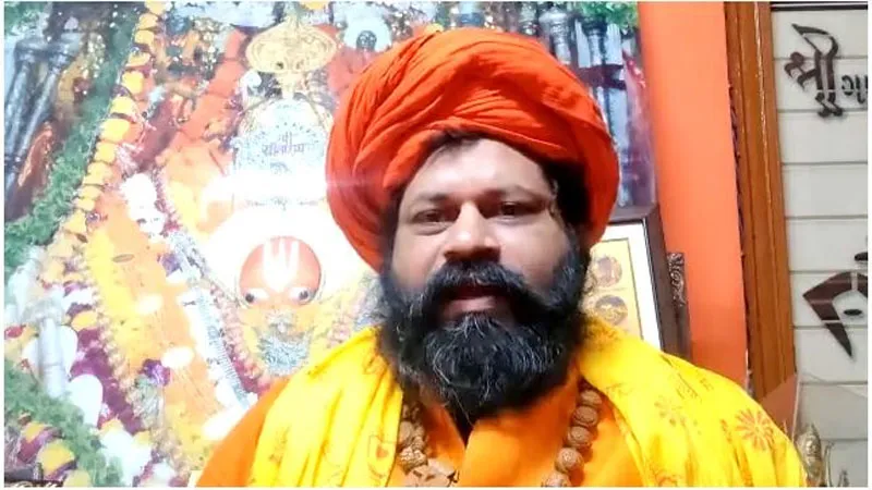 बहराइच: प्राण प्रतिष्ठा के दिन मंदिर में पूजा से रोकने का मामले में अब हनुमानगढ़ी के महंत भी कूदे, की कार्रवाई की मांग