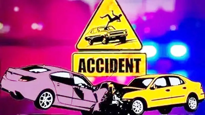 प्रयागराज: कोहरे में खड़े डंपर से टकराया ऑटो, दो की मौत, तीन घायल, कोहराम