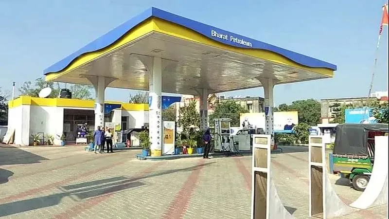 अयोध्या: प्राण प्रतिष्ठा से पहले पेट्रोल पंपों पर मिलेंगी जनसुविधाएं, मंडलायुक्त ने दिया यह बड़ा निर्देश!