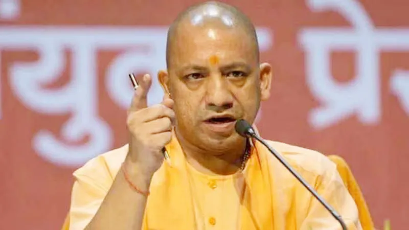 योगी सरकार ने फिर चलाई 'तबादला एक्सप्रेस', इन अधिकारियों को किया गया इधर से उधर, जानें नाम