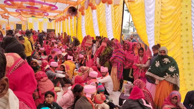 बाराबंकी: नवविवाहित जोड़ों ने साथ जीने मरने की खाई कसमें, 134 जोड़े दांपत्य सूत्र में बंधे