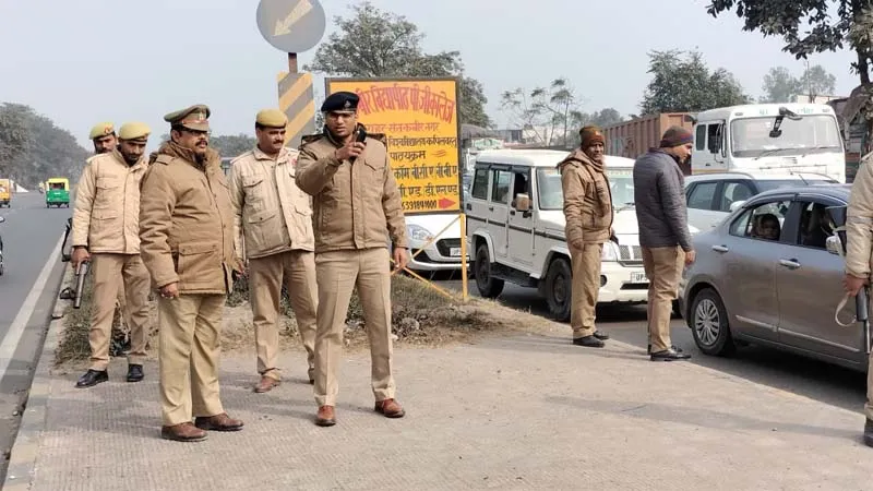 संतकबीरनगर: एडीजी ने एसपी के साथ रुट डायवर्जन स्थलों का लिया जायजा, मातहतों को दिए कड़े निर्देश