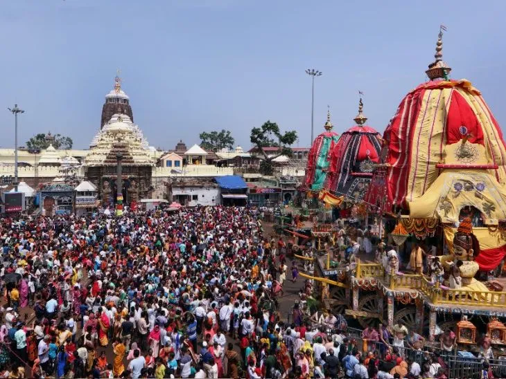 पुरी: जगन्नाथ मंदिर में आज से फटी जींस, स्कर्ट और निकर पहनकर आने वाले श्रद्धालुओं के प्रवेश पर रोक
