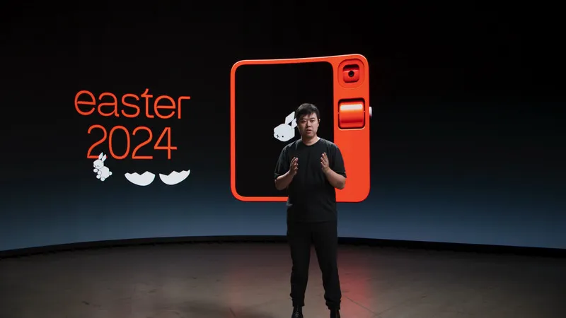 Rabbit ने लॉन्च किया अपना AI पावर्ड डिवाइस Rabbit R1, जानें फीचर्स और कीमत 