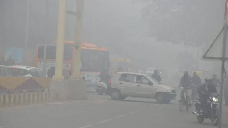 Weather Forecast Kanpur: रात में शहर ठिठुरा… दिन में घना कोहरा, मौसम विभाग का ये है अनुमान