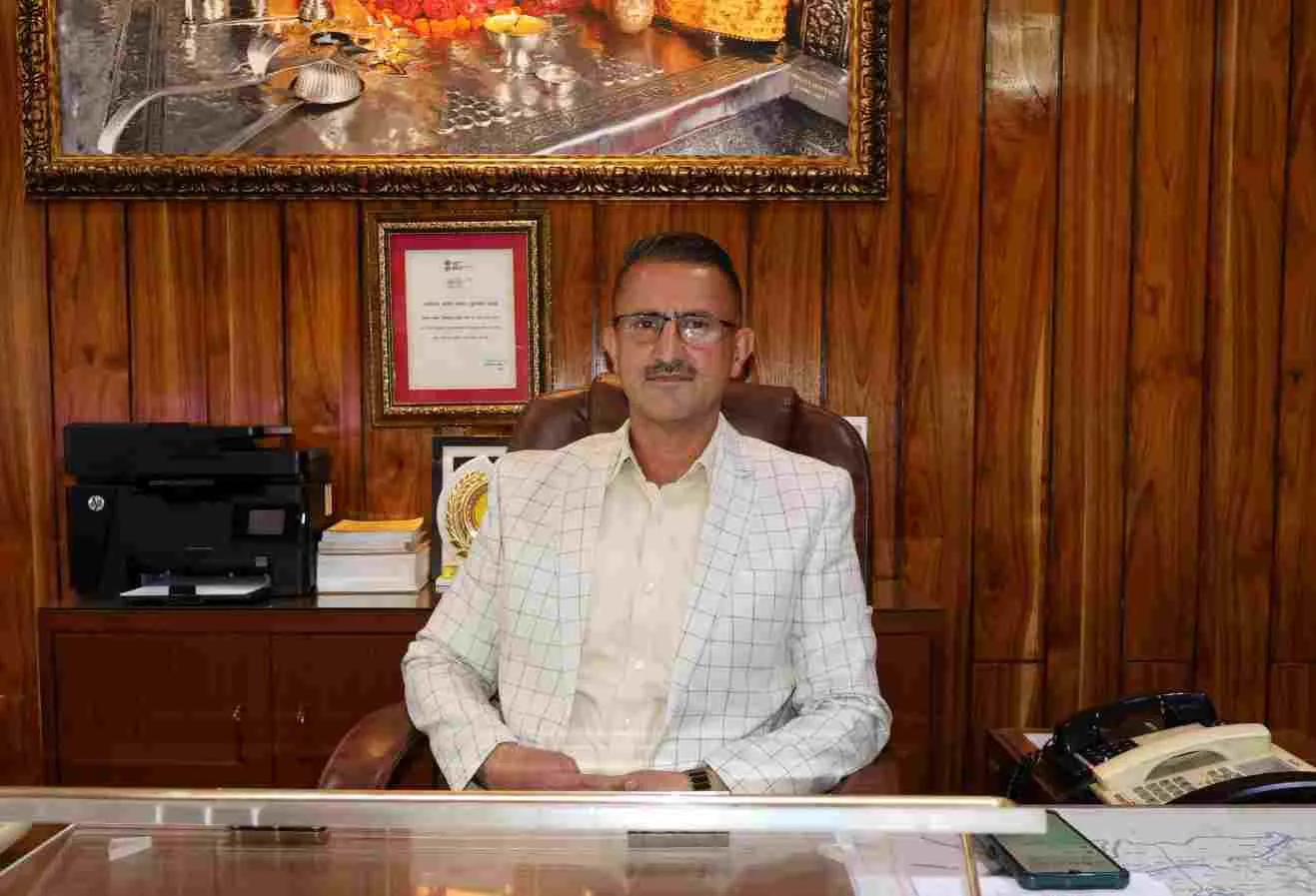 हिमाचल प्रदेश: सिरमौर के डीएम सुमित खिमटा का आदेश-  एक वाहन में नहीं भरा जाएगा 10 लीटर से अधिक पेट्रोल