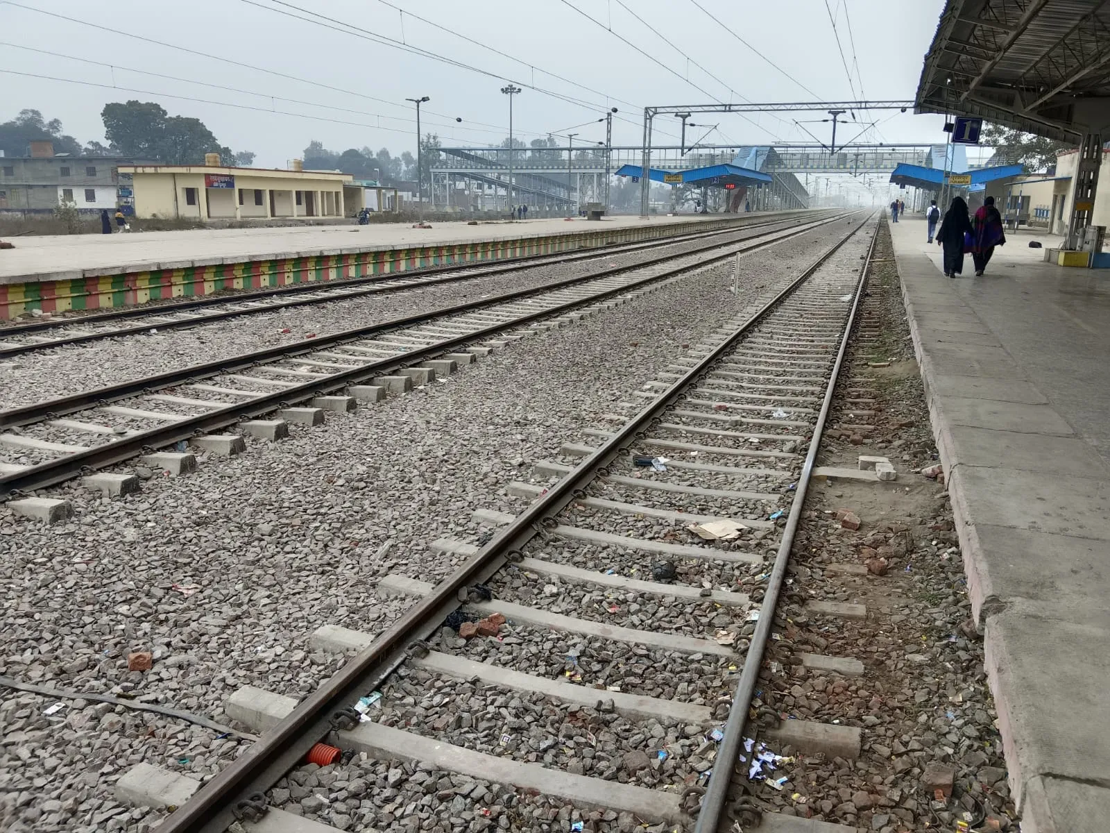 पीलीभीत: पैदल रेल पटरी पार करने जा रहे तो हो जाएं सावधान, कहीं मुश्किल न बढ़ जाए...जानिए क्यों पकड़े गए 15 लोग