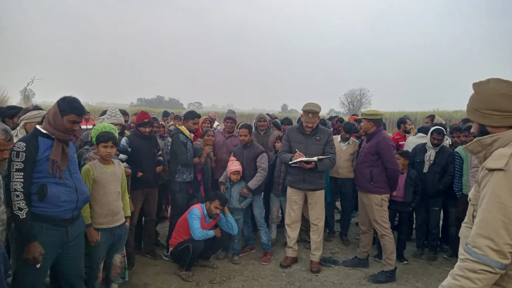 लखीमपुर-खीरी: खेत सिंचाई के दौरान युवक की गला काटकर हत्या, क्षेत्र में फैली सनसनी