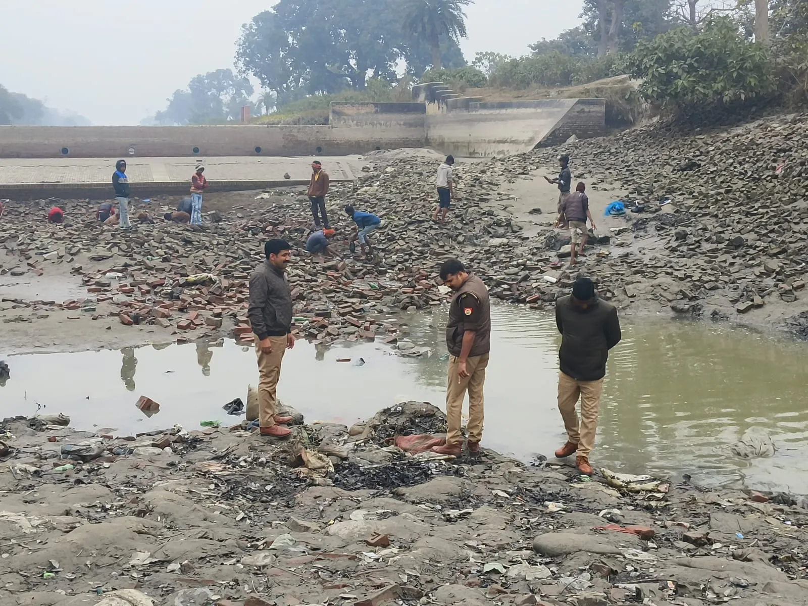 लखीमपुर-खीरी: पानी निकला, अब मछली पकड़वाकर युवती को खोज रही पुलिस...जानिए क्या है पूरा मामला