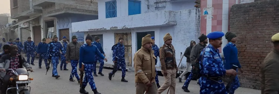 कासगंज: पुलिस के साथ RAF ने किया पैदल मार्च, 22 जनवरी और गणतंत्र दिवस को लेकर बरती जा रही सुरक्षा 
