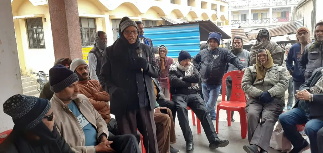 कासगंज: डीएम के आश्वासन के बाद भी नहीं माने अधिवक्ता, हड़ताल जारी 