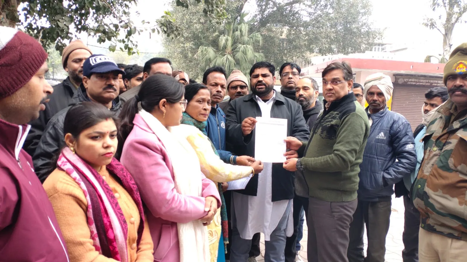 शाहजहांपुर: कांग्रेस अल्पसंख्यक कार्यकर्ताओं का विरोध प्रदर्शन, सौंपा ज्ञापन