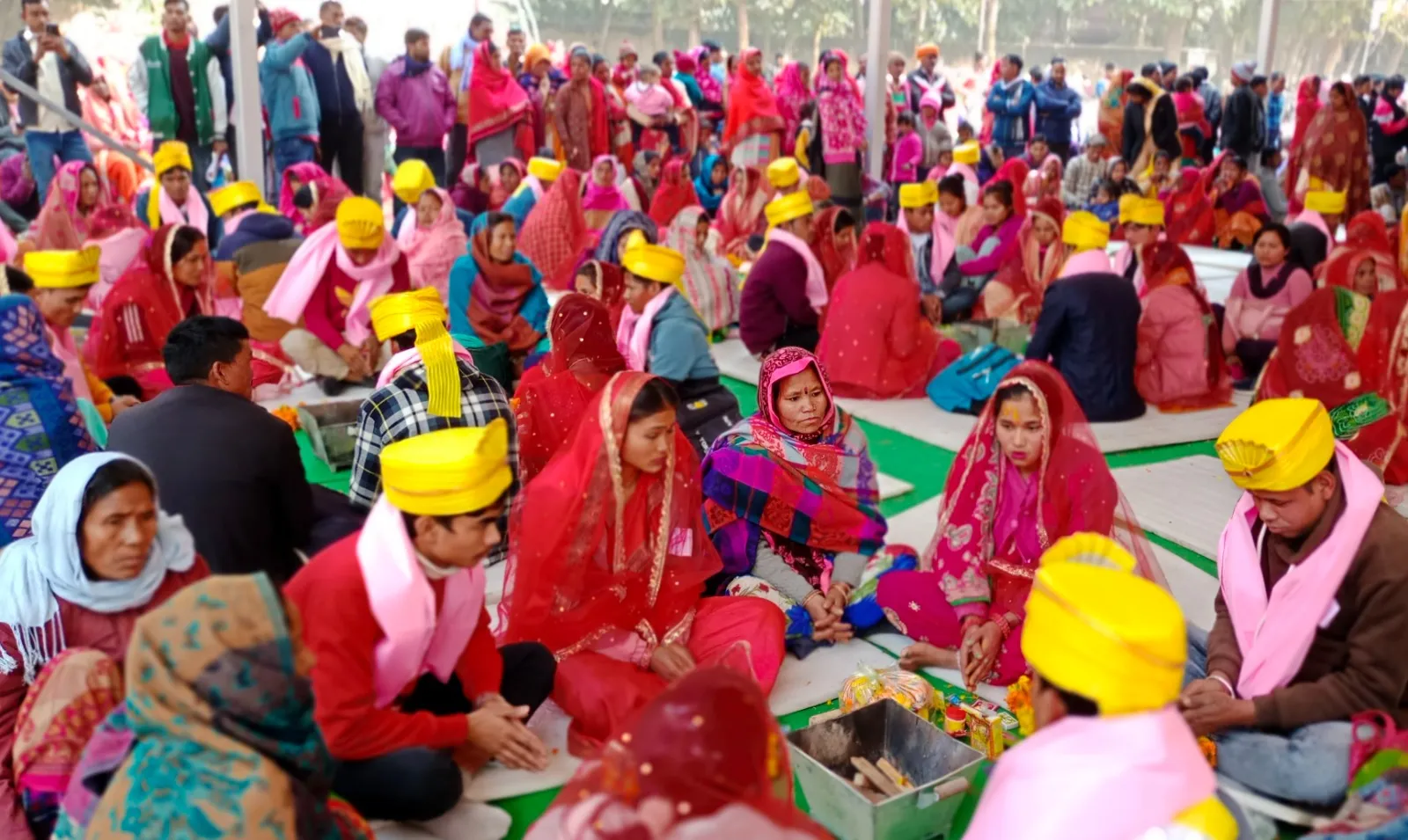 खीरी में 1085 जोड़ों ने थामा एक-दूजे का हाथ, केंद्रीय गृह राज्यमंत्री ने गिफ्ट के साथ दिया आशीर्वाद