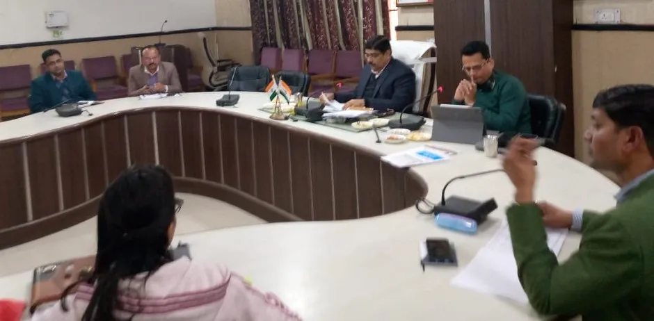 बदायूं: जिले की 105 ग्राम पंचायतों में नहीं हुआ कोई कार्य, डीएम ने जताई नाराजगी 