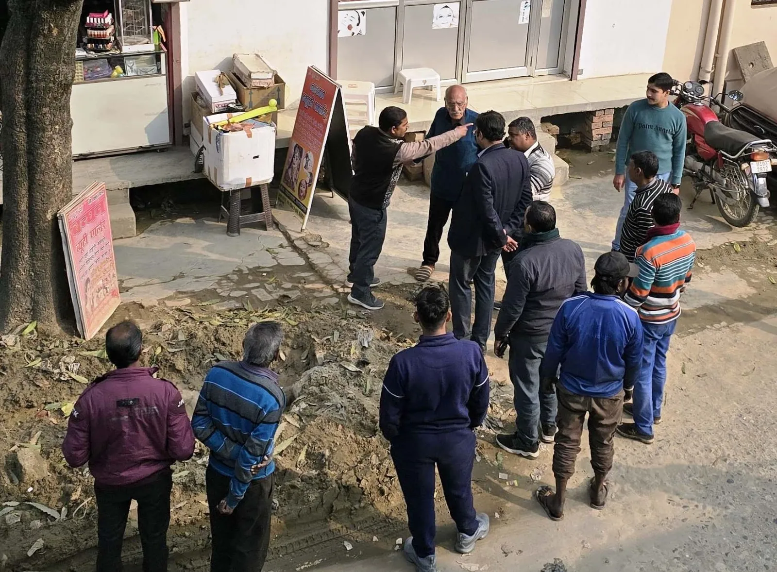 पीलीभीत: लीकेज न मिलने पर एक माह बाद जिस गड्ढे को पाटा, अब उसी को फिर खुदवाया