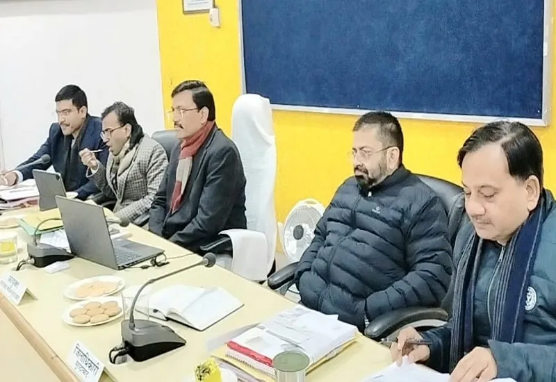 मुरादाबाद : मुख्यमंत्री आवास योजना ग्रामीण-मनरेगा में रैकिंग खराब, मण्डलायुक्त ने दिए सुधार के निर्देश