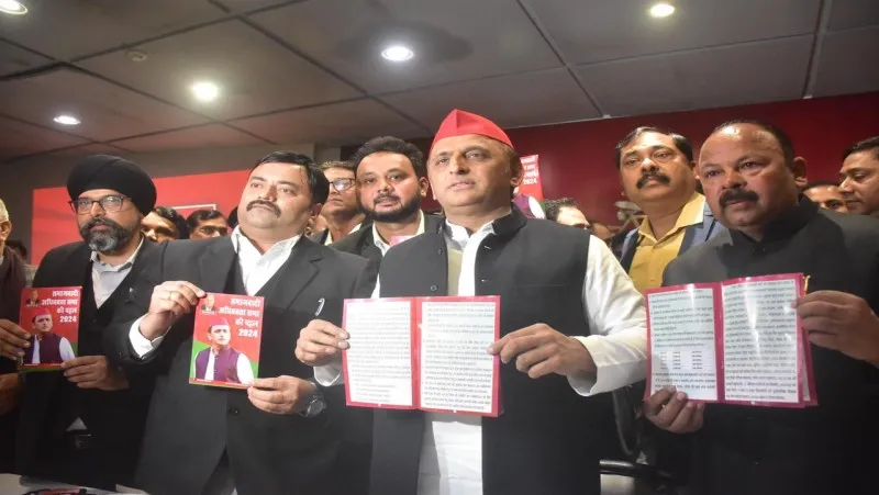 अधिवक्ता सभा सम्मलेन में बोले अखिलेश यादव (1)