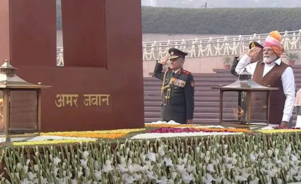 Republic Day 2024: PM मोदी ने 75वें गणतंत्र दिवस के मौके पर वॉर मेमोरियल जाकर शहीदों को दी श्रद्धांजलि 