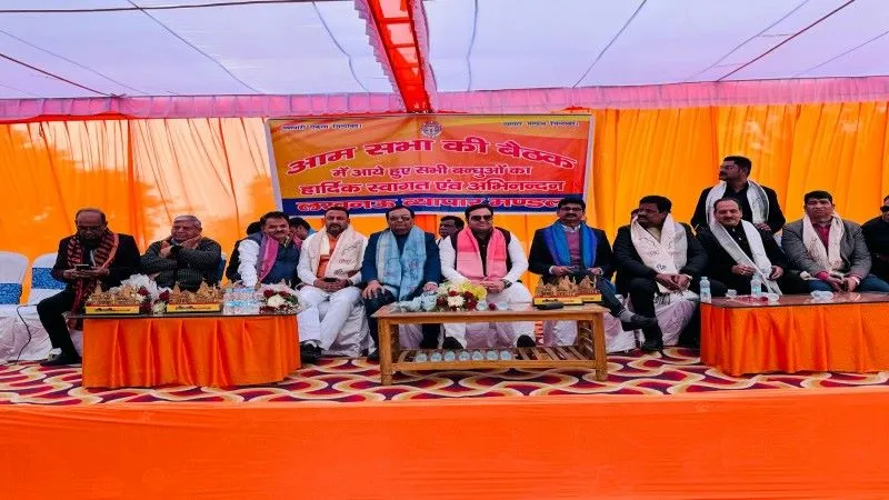 लखनऊ : व्यापारियों ने बैठक कर गिनाई समस्या, कहा- त्योहार आते ही जागता है खाद्य सुरक्षा विभाग