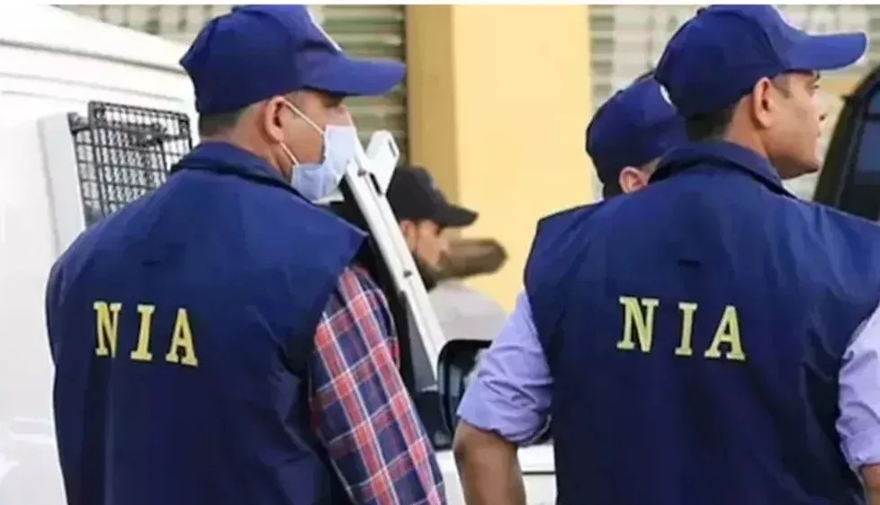 लारेंस विश्वनोई गैंग के ठिकानों पर एनआईए की छापेमारी, यूपी में फिल्म अभिनेता अमिताभ बच्चन के गांव पहुंची टीम
