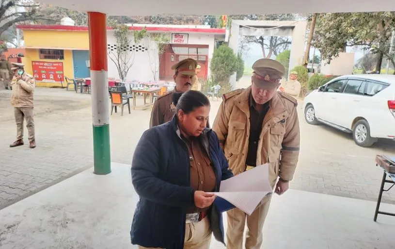 कासगंज: एसपी ने थाना ढोलना का किया निरीक्षण, अधीनस्थों को दिए निर्देश 