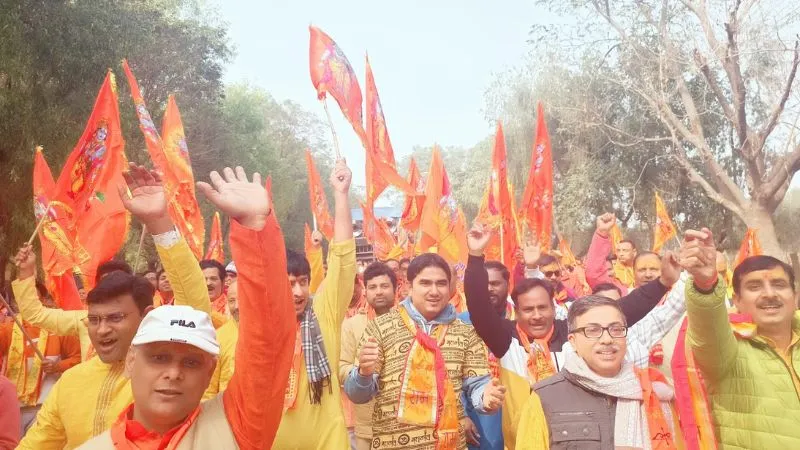 Auraiya: रामभक्तों की पूरी हुई मुराद; अयोध्या में विराजे श्री राम, शहरवासियों में दिखा उत्साह, लगाए 'जय श्री राम' के नारे...