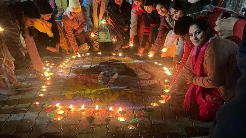 Auraiya: प्राण प्रतिष्ठा उत्सव की तैयारियों को लगे पंख; भवनों, पोस्टरों, सड़कों और रंगोलियों सहित चारों तरफ नजर आए बस राम ही राम....