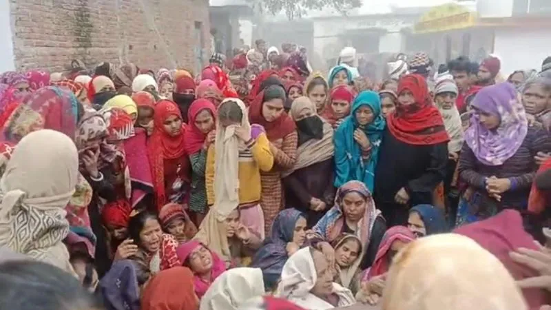 Kannauj: सर्राफा कारोबारी की लूट के बाद बदमाशों ने गोली मारकर की थी हत्या... गम बर्दाशत न कर सकी मंगेतर, फांसी लगाकर की आत्महत्या