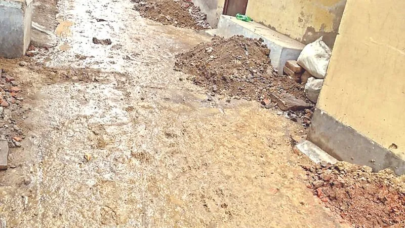 Kanpur News: योजना से लाभ एक, लोगों को दुश्वारियां मिल रहीं अनेक... क्षेत्रवासियों में आक्रोश, बोले- जीवन नर्क हो चुका