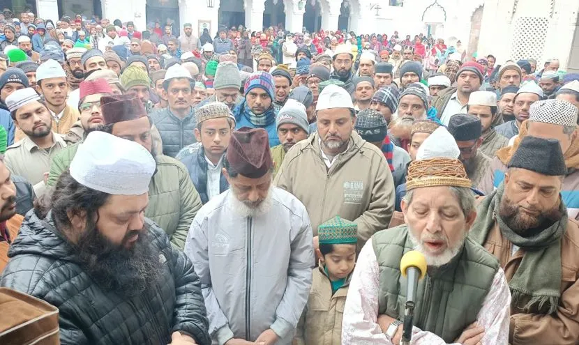 बरेली: खानकाह-ए-नियाजिया में मनाया गया जश्न-ए-गरीब नवाज 