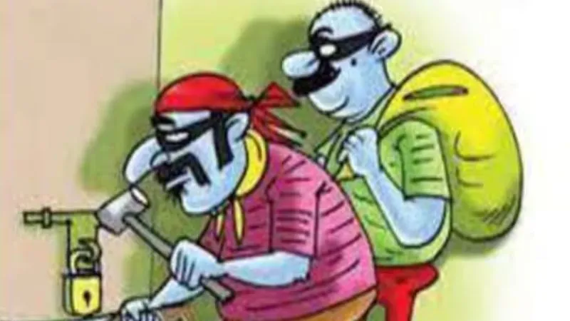 Kanpur: तीन दुकानों के एक साथ टूटे ताले; डेयरी व परचून की दुकानें बनी चोरों का निशाना, इलाके में हड़कंप...