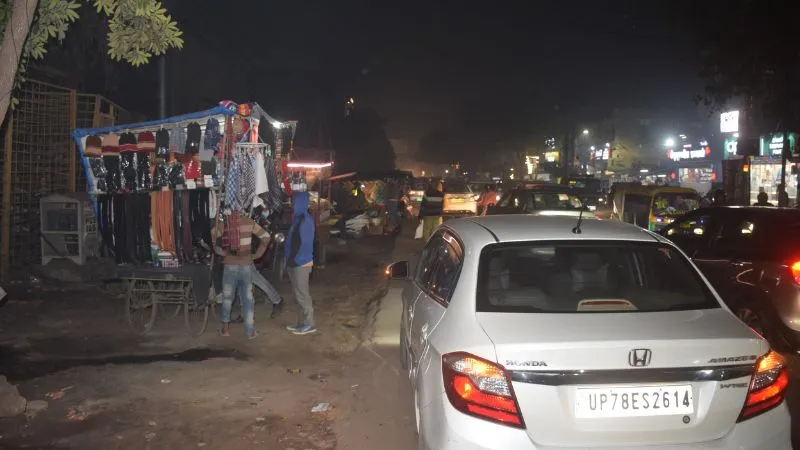 Kanpur News: ट्रैफिक व्यवस्था सुधारने की मुहिम शुरू; शहर में चौराहों को अतिक्रमण मुक्त कराने के लिए 14 प्रवर्तन दल नियुक्त...