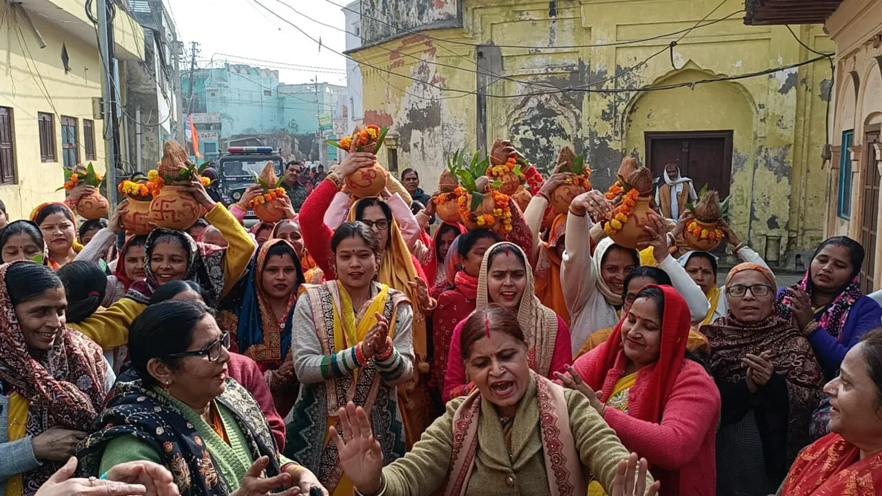 झूमी महिलाएं 2